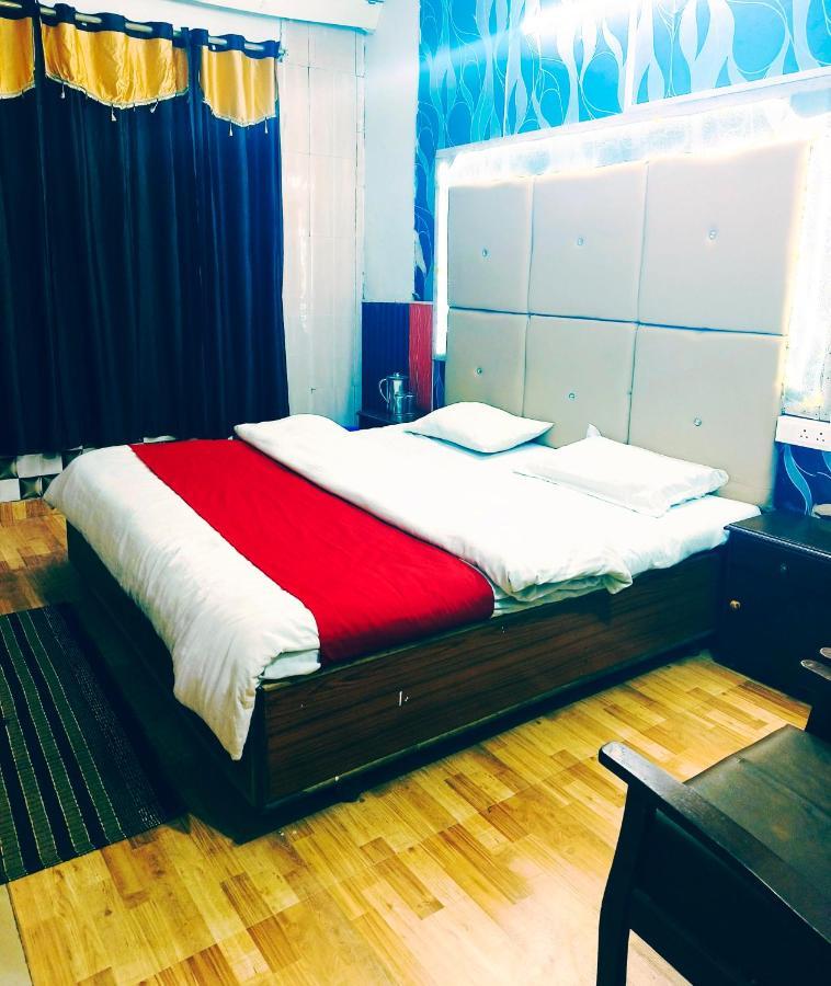 Hotel Holiday Plaza Dalhousie - Near Ghandhi Chowk Mall Road Buitenkant foto